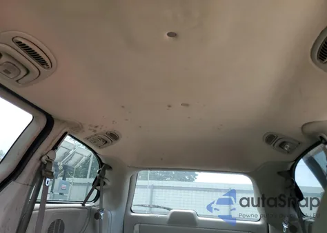 2005 Chrysler Town & Country Touring из США, поврежденный, VIN 2C4GP54L15R562675